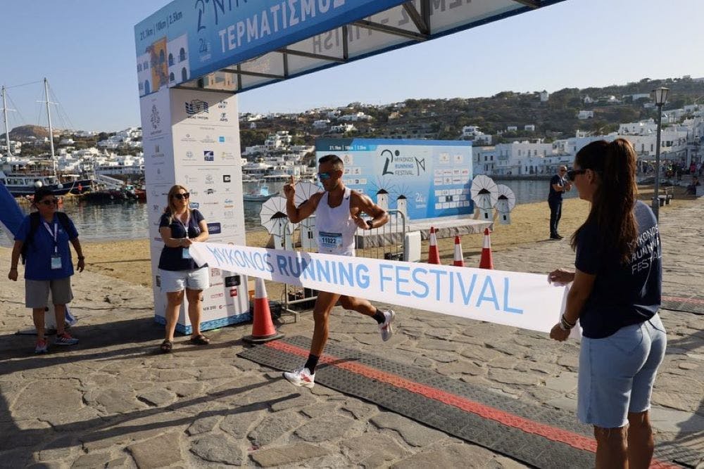 Πολυεθνικό με καλές επιδόσεις το 2ο Mykonos Running Festival runbeat.gr